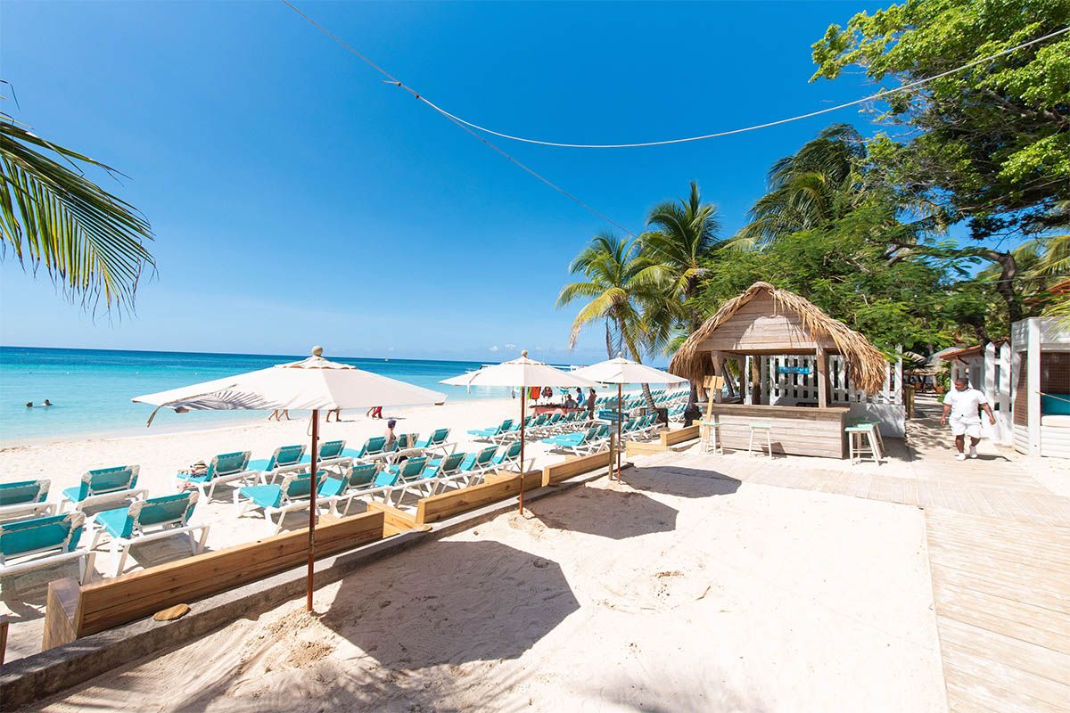 San Simón Beach Club Roatan Events