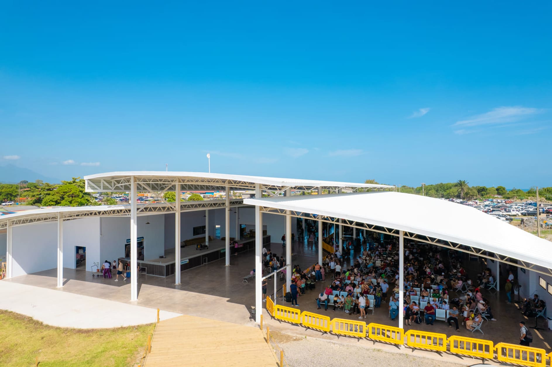 Discover Roatán