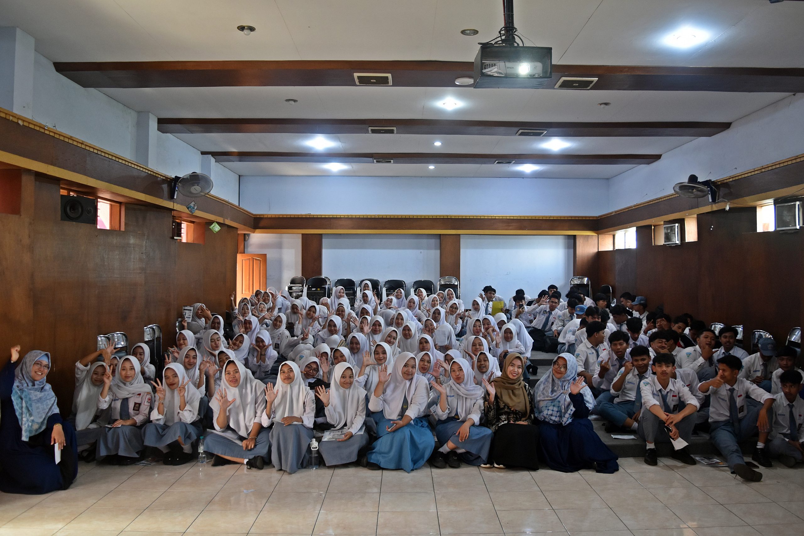 KUNJUNGAN & PRESENTASI SMA DIPONEGORO TUMPANG
