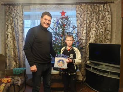 Вологодские депутаты поздравили с Новым годом детей бойцов СВО