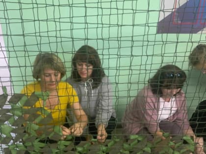 Специалисты Междуреченского гослесничества приняли участие в плетении маскировочных сетей для военнослужащих в зону СВО