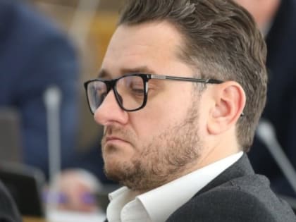 Денис Долженко освобожден от осуществления депутатской деятельности на профессиональной основе