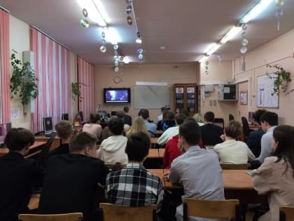 Киноуроки для школьников проводят члены Молодежного Парламента города Вологды