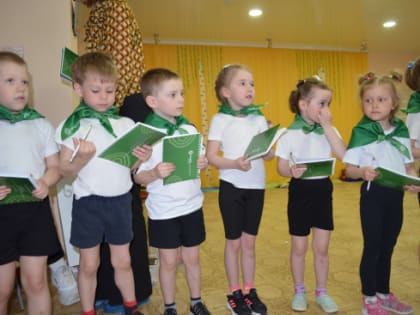 Представители Сокольского ЦБК Segezha Group приняли участие в церемонии посвящения в отряд «Эколята-Дошколята» воспитанников подшефного детского сада № 20 города Сокола