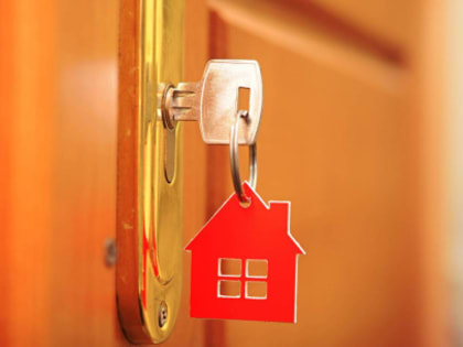 В Департамент труда и занятости населения поступили первые заявления на единовременную выплату на жилищное обустройство