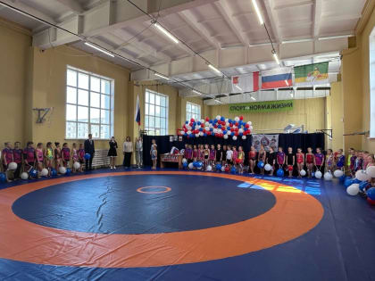 Более 100 участниц турнира по акробатике собрал в День России Центр Единоборств в Великом Устюге.