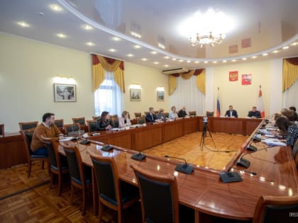 Депутаты комитета по экономической политике и собственности взяли на контроль ситуацию с завершением строительства домов в деревне Маурино Вологодского округа