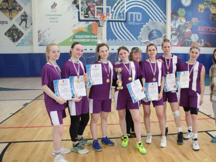 Студентки Университетского колледжа ВоГУ стали победителями соревнований по баскетболу среди женских команд СПО.