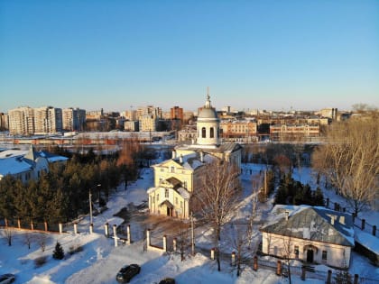 В Рождественский сочельник владыка Савва совершил Литургию в соборе Рождества Богородицы города Вологды