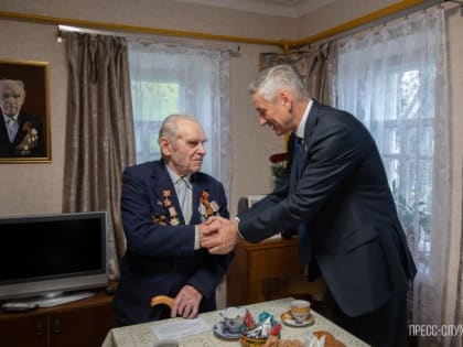 В Вологодской области ветерана войны поздравили со 100-летием
