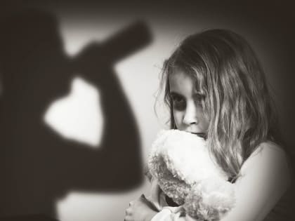 Алкоголизм в семье:  как зависимость родителей сказывается на детях