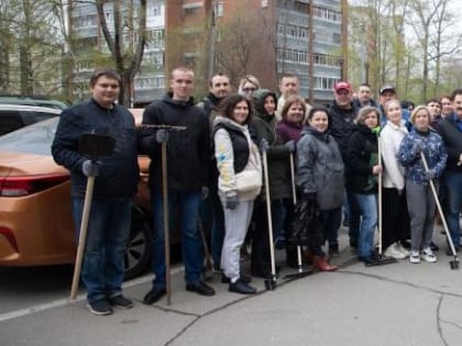 Во Всероссийском  субботнике вместе с вологжанами приняли активное участие и депутаты Законодательного Собрания региона