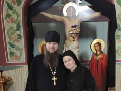 Дарья Донцова похоронила умершего от рака мужа (фото)