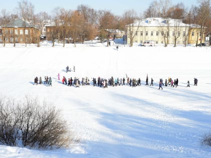 В областной столице прошел первый Димитриевский крестный ход по реке Вологде