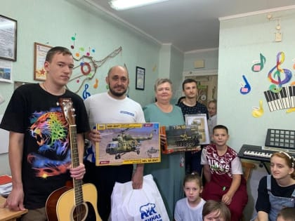 Глава Вологды Юрий Сапожников передал груз помощи учреждениям Алчевска и вологодским бойцам в ЛНР