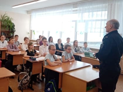 Патриотическое воспитание станет ключевым направлением во внеклассной работе с детьми на Вологодчине