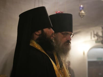 В Неделю 19-ю по Пятидесятнице студенты семинарии молились за воскресными богослужениями