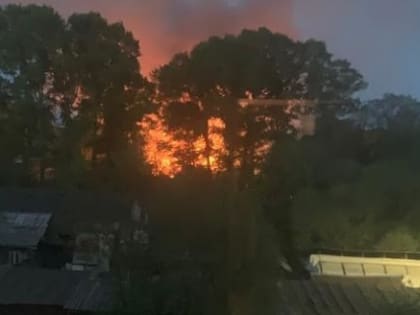 Вновь Вологда в огне: горят гаражи в Осаново