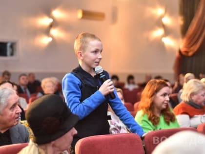 Марина Денисова приняла участие в работе мобильной приёмной Мэра для жителей четырёх ТОСов Вологды