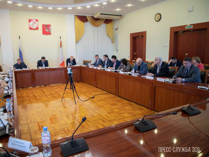 Председатель КСП Вологодской области Ирина Карнакова и аудитор Василий Лукин приняли участие в рассмотрении госпрограммы развития дорожной сети в рамках «нулевых» чтений законопрое