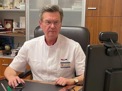 Сообщить о проблеме, получить консультацию и помощь жители области могут по телефону здоровья с доктором Пулиным