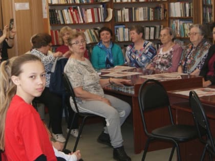 Сборники «В огне войны сгорело детство» вручили детям войны