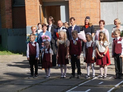 Торжественные линейки в честь дня знаний прошли во всех школах Вологды