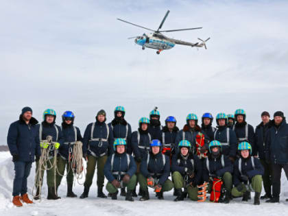 Поздравляем с профессиональным праздником всех работников и ветеранов гражданской авиации!