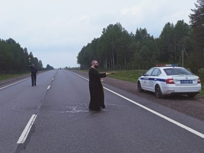 В Вологодской области освятили "проклятые" участки федеральной трассы А-114