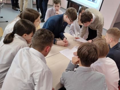 Знатоков истории наградили в школе № 9 Вологды