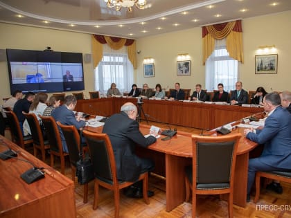 25 января председатель КСП Вологодской области Ирина Карнакова и аудиторы приняли участие в заседании комитета по бюджету и налогам областного парламента