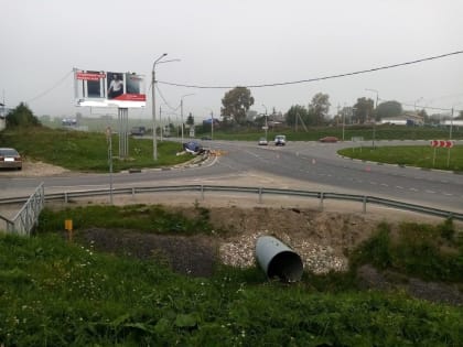 «Газель» с дынями перевернулась на Окружном шоссе в Вологде