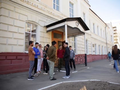 В Череповце для 20 студентов-иностранцев устроили экскурсию по городу