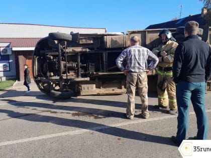 В Никольске протараненная в ДТП «ГАЗель» опрокинулась на бок