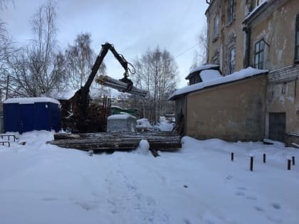 В рамках реализации благотворительного проекта «Подари тепло» приобретены дрова для храма Вологодской епархии