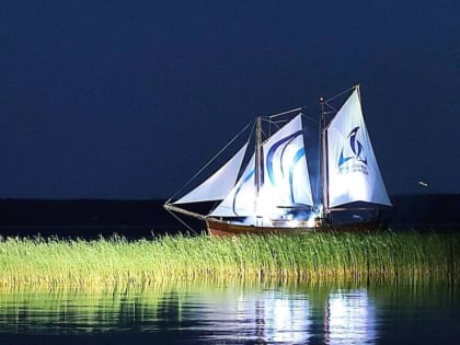 Под серебристыми парусами – во взрослую жизнь