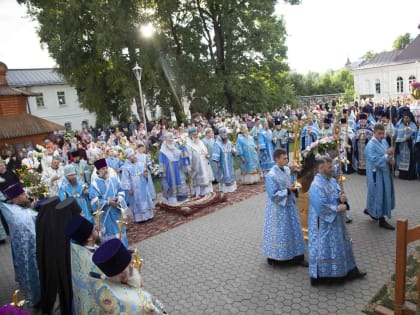 Митрополит Савва принимает участие в праздновании в честь Толгской Иконы Божией Матери