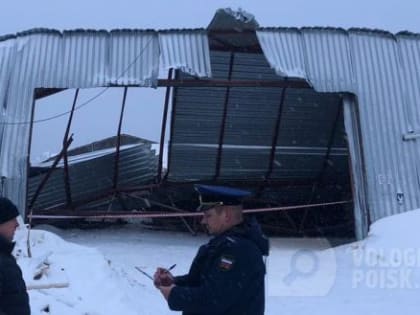 Прокурор Александр Дубышев координирует работу специальных служб на месте смертельного ЧП в Вожеге