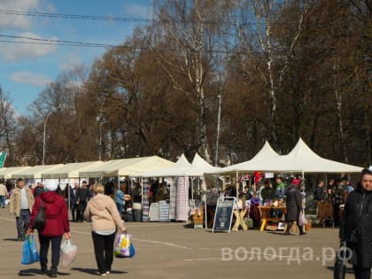 Сувенирную продукцию и кондитерские изделия смогут приобрести вологжане на пл. Революции