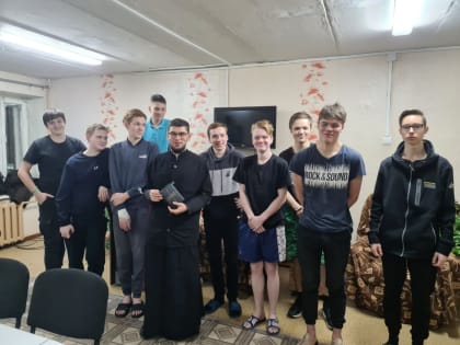 Священнослужитель провел беседу со студентами Вологодского колледжа связи о христианском взгляде на брак и семью