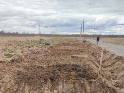 В Ботово многодетная семья добилась подключения электричества со льготой