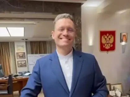 Георгий Филимонов и «бизнесмен Алексей Александрович» обменялись подарками