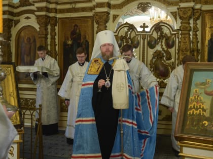 «…Из мертвых воздвигл еси Лазаря, Христе Боже».