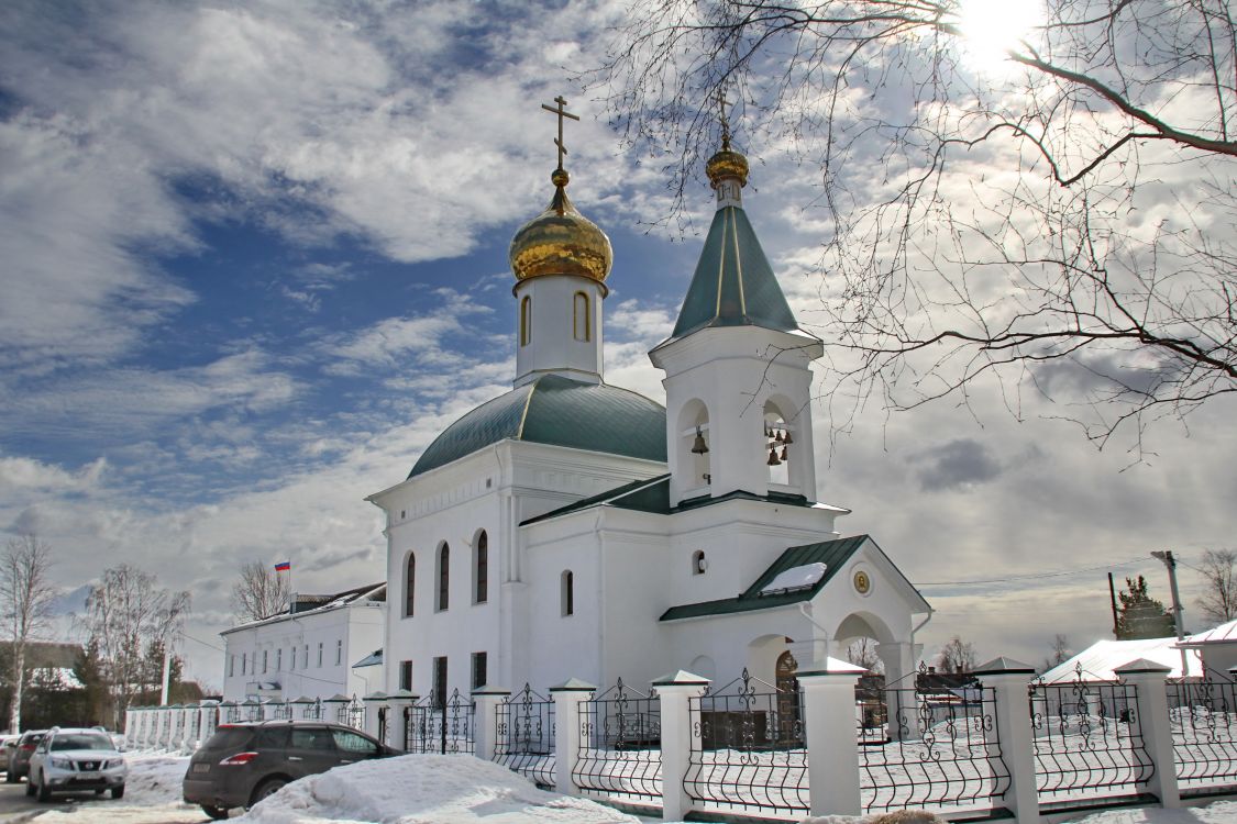 Прогноз погоды шуйское междуреченский. Церковь Шуйское Междуреченский район. Шуйское Междуреченский район Вологодская область. Церковь Троицы Живоначальной Вологодская область. Село Шуйское Троицкий храм.