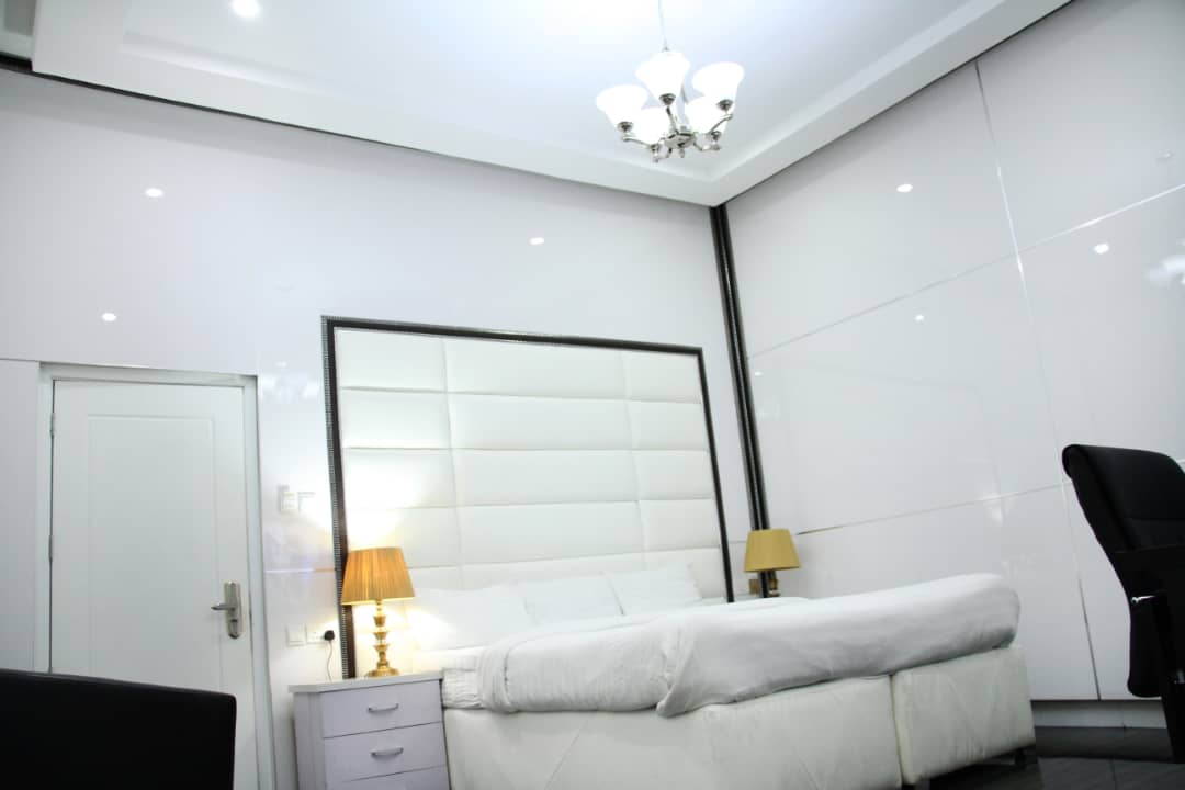 Deluxe King Room 1