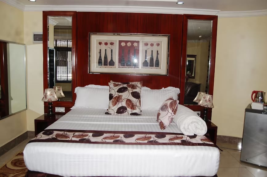 Deluxe Room 1