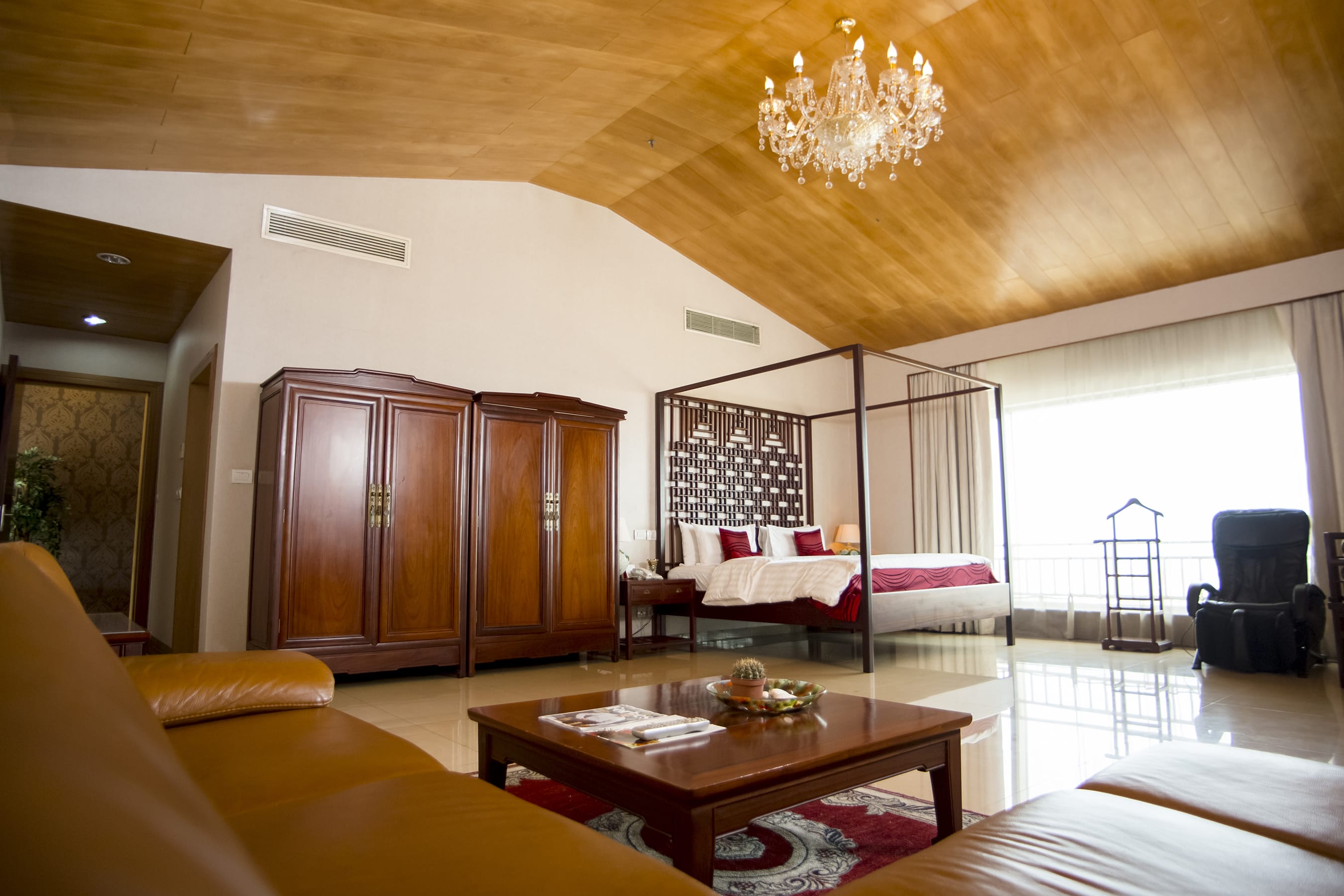 Business Suite 1