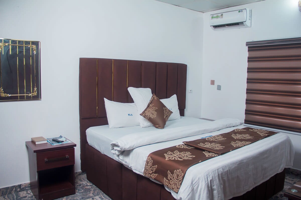 Deluxe Room 1