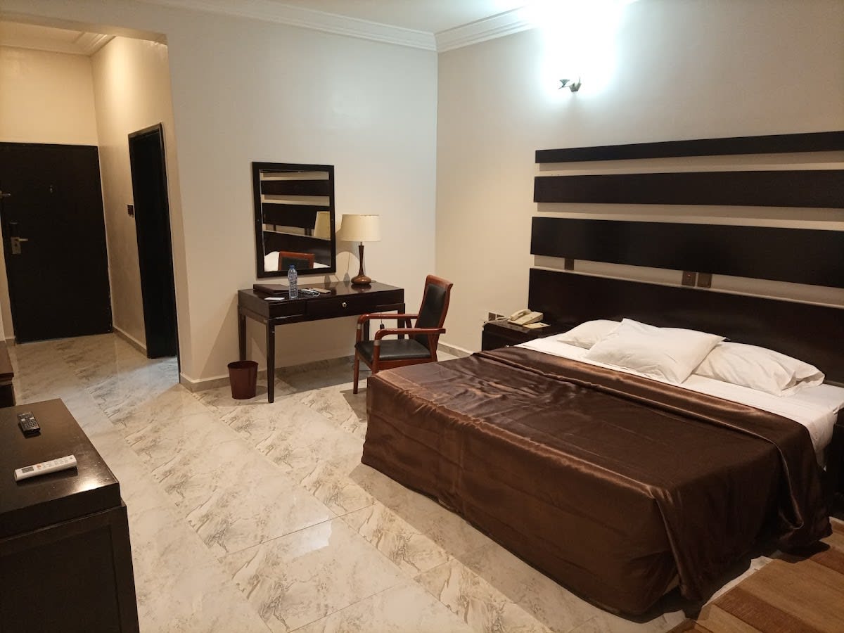 Diamond Room 1
