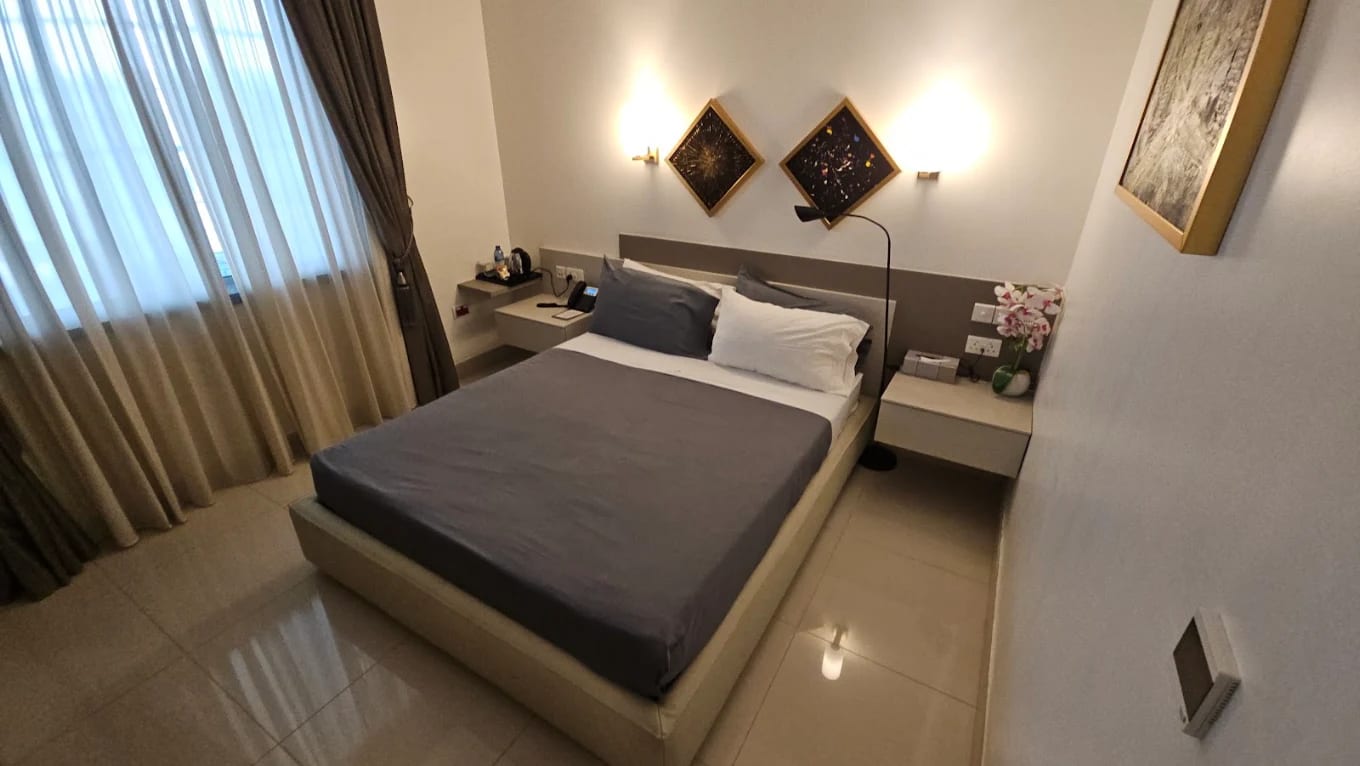 Standard Queen room 1